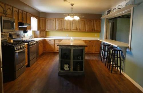 Thompsonville House | Peaceful Country Escape Pond & Private Hot Tub