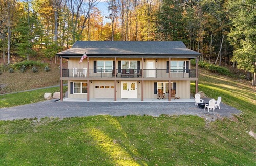 Turin House | Peaceful Country Getaway w/Hot Tub & Trails