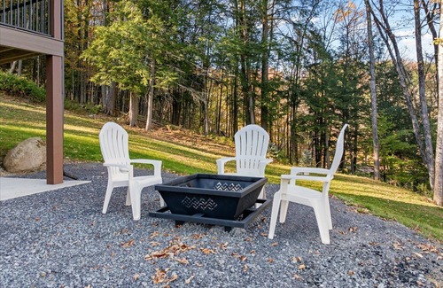 Turin House | Peaceful Country Getaway w/Hot Tub & Trails