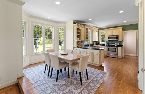 Sardinia House | Peaceful Country Retreat 20 acres Private Pond