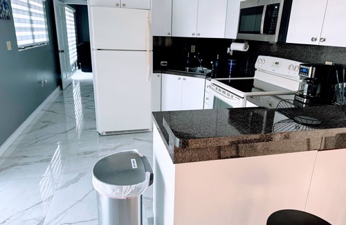 Davie Apartment | Peaceful & Cozy 2-Bedroom Apt