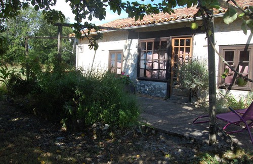 Champagne-Mouton Cottage | Peaceful Detached Cottage Studio French Countryside Private Garden Nature Lovers