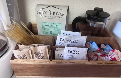 Hood River House | Peaceful dog friendly 3-bedroom house in fabulous Hood River with AC