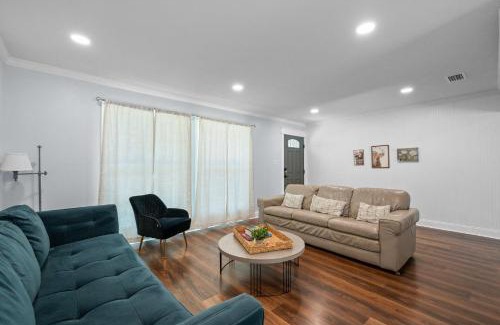 Fairhope House | Peaceful Fairhope Retreat-Large home on 1 acre lot