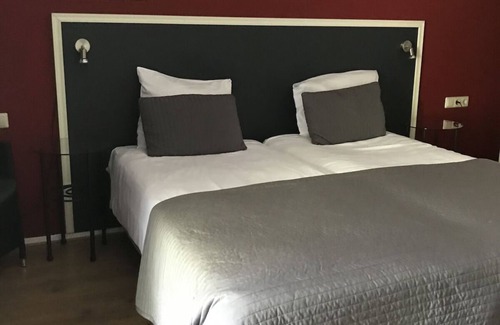 Renesse Hotel | Peaceful Family Getaway w/Dining - nearby Local Attractions, Beach Escape