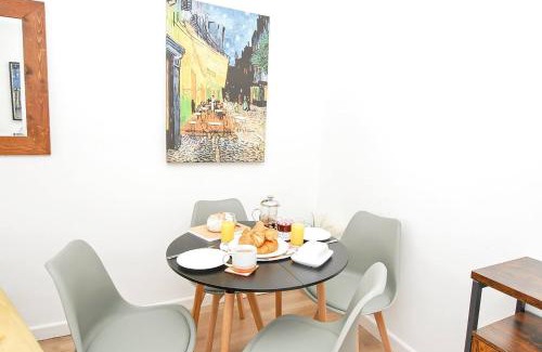 Horsham Apartment | Peaceful first floor apartment close to town centre