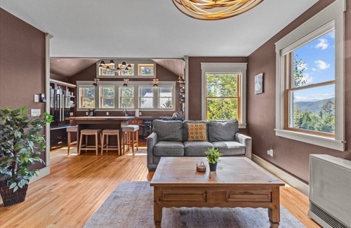 Wolcott House | Peaceful Forest Escape by Lake Elmore