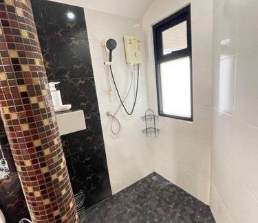 Hin Hong Apartment | Peaceful garden Luna House