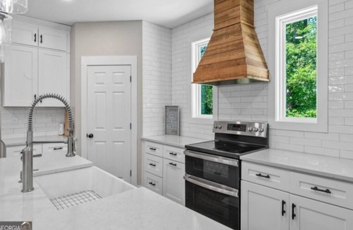 Fayetteville Apartment | Peaceful gated 2 bedroom & 2 bedroom unit, with private pond access