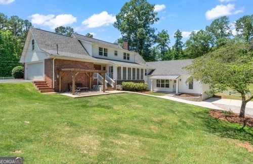 Fayetteville Apartment | Peaceful gated 2 bedroom & 2 bedroom unit, with private pond access