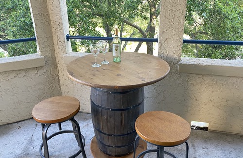 Highland Lake Estates Condo | Peaceful Getaway at Island of Lake Travis- Beautifully decorated- Huge patio!