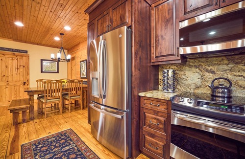 Penrose Cabin | 'Peaceful Getaway' Penrose Cabin w/Hot Tub & Pond