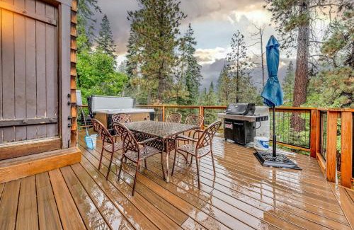 Comstock Acres House | Peaceful Getaway Pet Friendly with Hot Tub and Grill