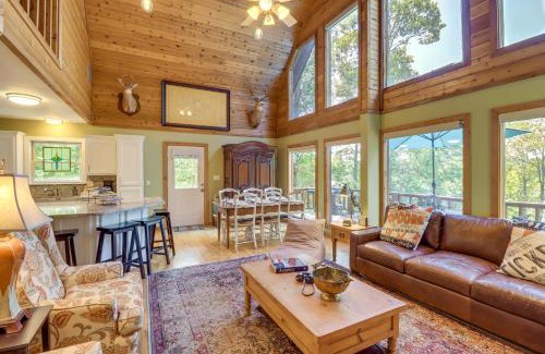 Greers Ferry House | Peaceful Greers Ferry Cabin with Deck and Lake View!