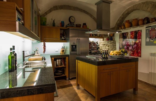 Ripabottoni Apartment | Peaceful Hilltop Escape