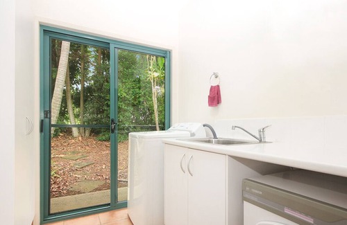 Burringbar House | Peaceful Home With Pool ~ WIFI ~ Pool Table