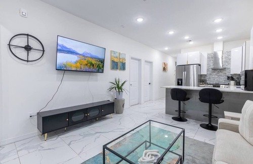 Edgewater Apartment | Peaceful Hudson Riverfront Condo Free Parking