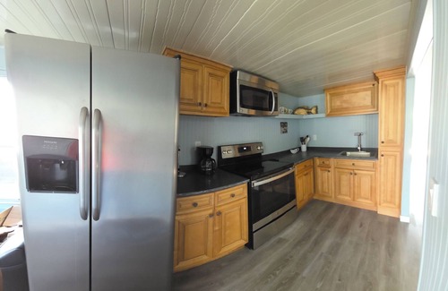 Port Richey House | Peaceful Lake View Mobile Home 55+ Community Cozy