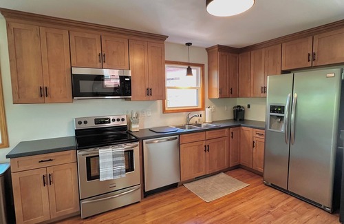 Arrow Point Cabin | Peaceful Lakefront 2 Bedroom Cabin Overlooking Table Lake