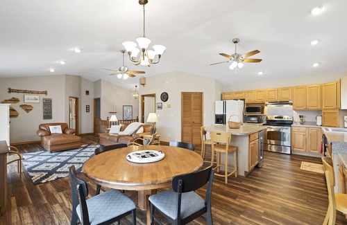 Westminster House | Peaceful Lakefront 4BR w/dock - kayaks - Check out our reviews!