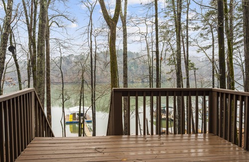 Westminster House | Peaceful Lakefront 4BR w/dock - kayaks - Check out our reviews!