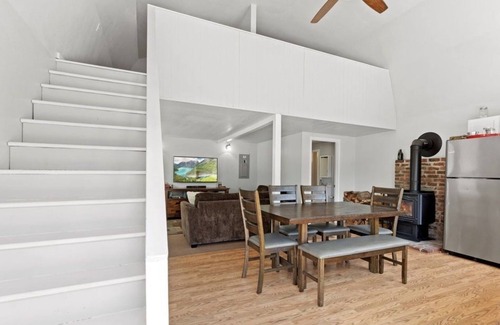 Eatonville House | Peaceful Lakehouse on Ohop