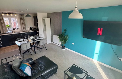 Stoke Hammond Apartment | Peaceful lakeside apartment