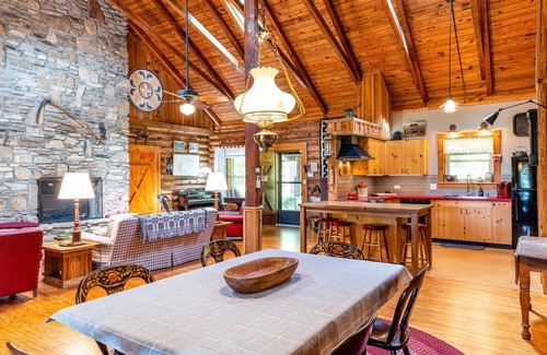Whittier House | Peaceful, Large, Smoky Mountain View Log Home. Nestled in a quiet cove.