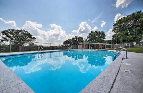 Emerald Beach House | Peaceful Log Cabin Escape Near Table Rock Lake!