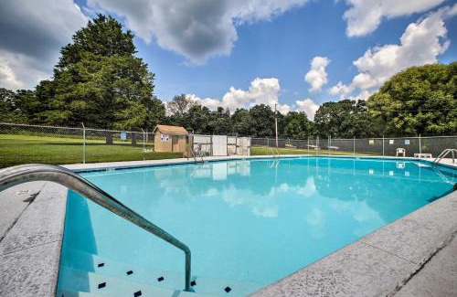 Emerald Beach House | Peaceful Log Cabin Escape Near Table Rock Lake!