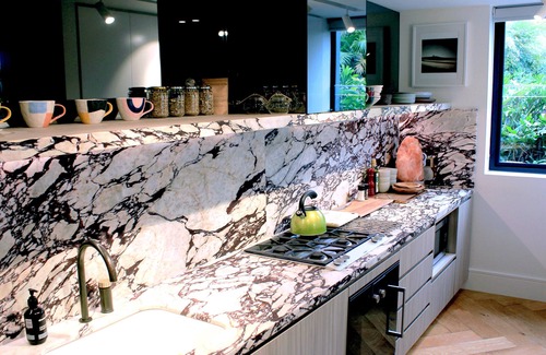 Surry Hills Apartment | Peaceful Luxury Surry Hills Apartment with office