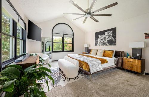 Holiday Hills House | Peaceful Luxury Unique 3 BDR Home with Cinema Gym and more