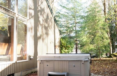 Welches House | Peaceful mountain home on the golf course