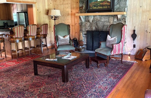 Highlands House | Peaceful mountain retreat in Highlands Country Club only one mile from town.