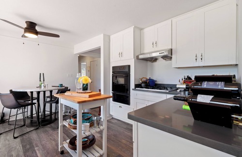 St. Helena House | Peaceful Napa Getaway with Designer Finishes & Outdoor Oasis