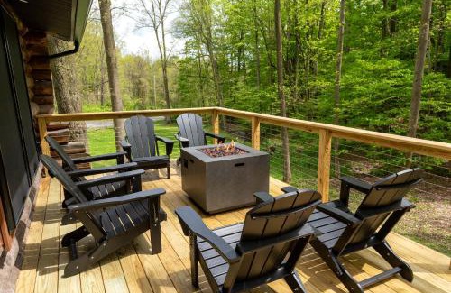 Naples House | Peaceful Naples Cabin with Deck and Stream Views