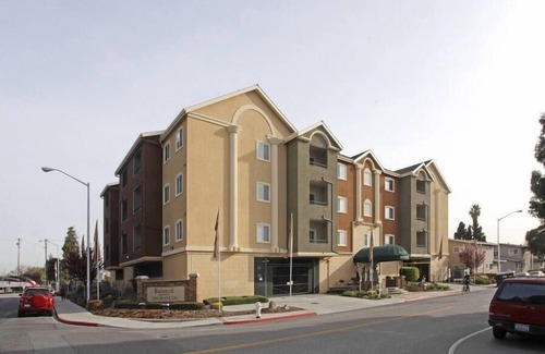 Santa Clara Condo | Peaceful-Near Tech Companies-Fully Stocked-TESLA