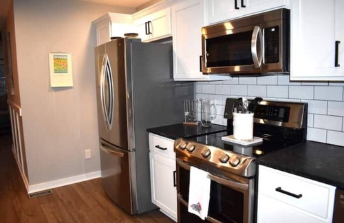 Georgetown House | Peaceful neighborhood with AMAZING beds, fire pit, 10mins to Kentucky Horse Park