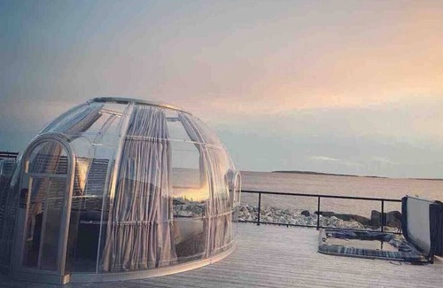 Hunts Point Cottage | Peaceful Oceanfront Cabine Hot Tub, Sauna-All Weather Domes-Private