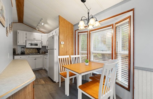 Stanton Cabin | PEACEFUL PASTURE CABIN WITH OPEN VIEWS OF HORSE-FIELD AND HOT-TUB