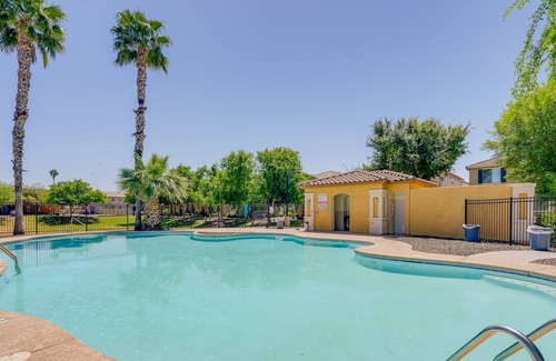 Maryvale House | Peaceful Phoenix Townhome Rental w/ Pool Access