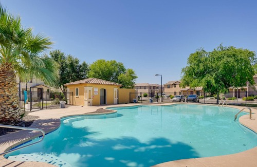 Maryvale House | Peaceful Phoenix Townhome Rental w/ Pool Access