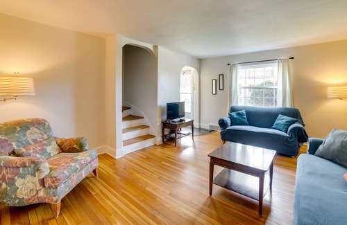 Squirrel Hill South Apartment | Peaceful Pittsburgh Townhome w/Large Yard