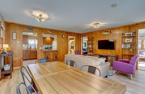 Sciota Cabin | Peaceful Poconos Creekside Cabin w/private trails Hot Tub