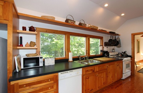 Orleans House | Peaceful Pondfront Sanctuary