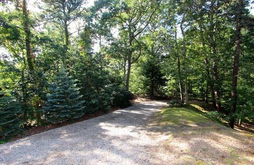 Orleans House | Peaceful Pondfront Sanctuary