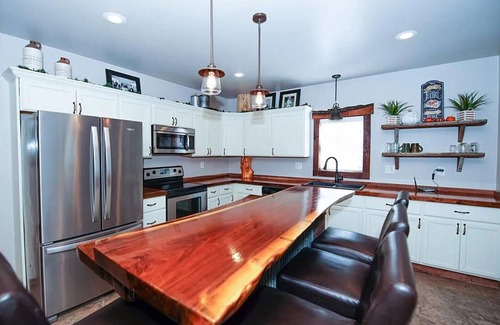 Blue Springs Other | Peaceful private nature escape - Barndo retreat on 25 wooded acres, mins from KC