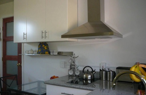 Orinda View Apartment | Peaceful, Quiet, Fully Furnished Studio. Mins to San Francisco, Berkeley, BART
