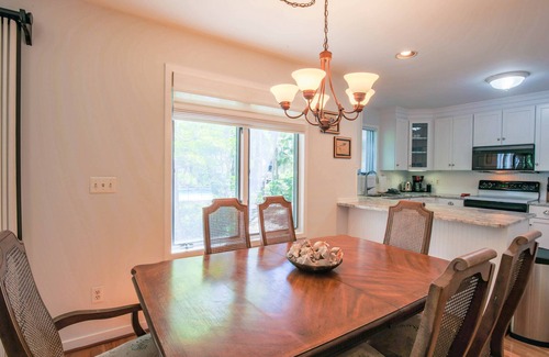 Seabrook Island Villa | Peaceful, Renovated Retreat w/Community Pool and Option to Purchase Beach Club Amenity Cards