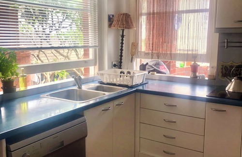 Bondi Apartment | Peaceful retreat minutes from famous beaches and rambling walking trails